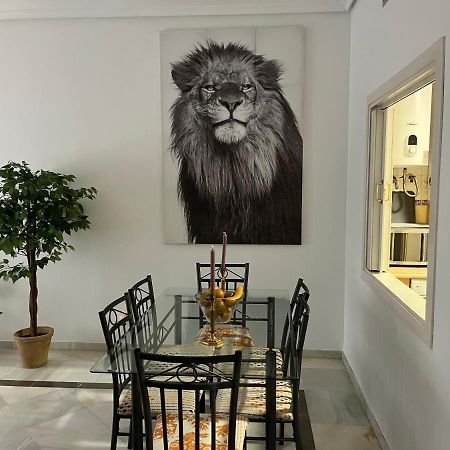 Very Nice Apartament. City Center. Private Parking Севілья Екстер'єр фото